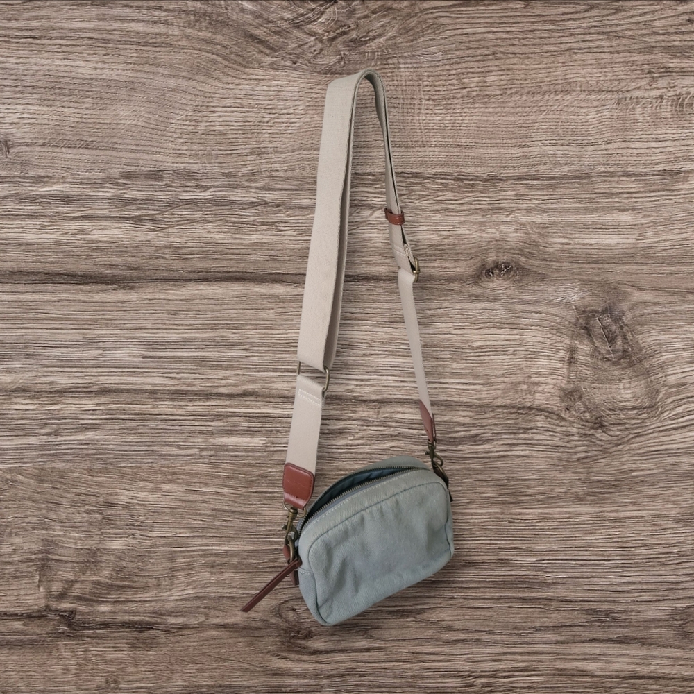 Stylish Universal Thread Camera/Crossbody Bag - image 3